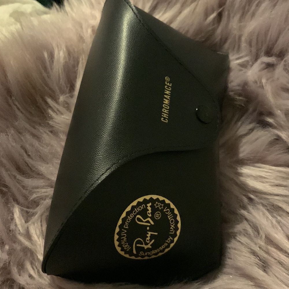 Ray-Ban Chromance Unisex Eyeglass Case.​ - Picture 4 of 6